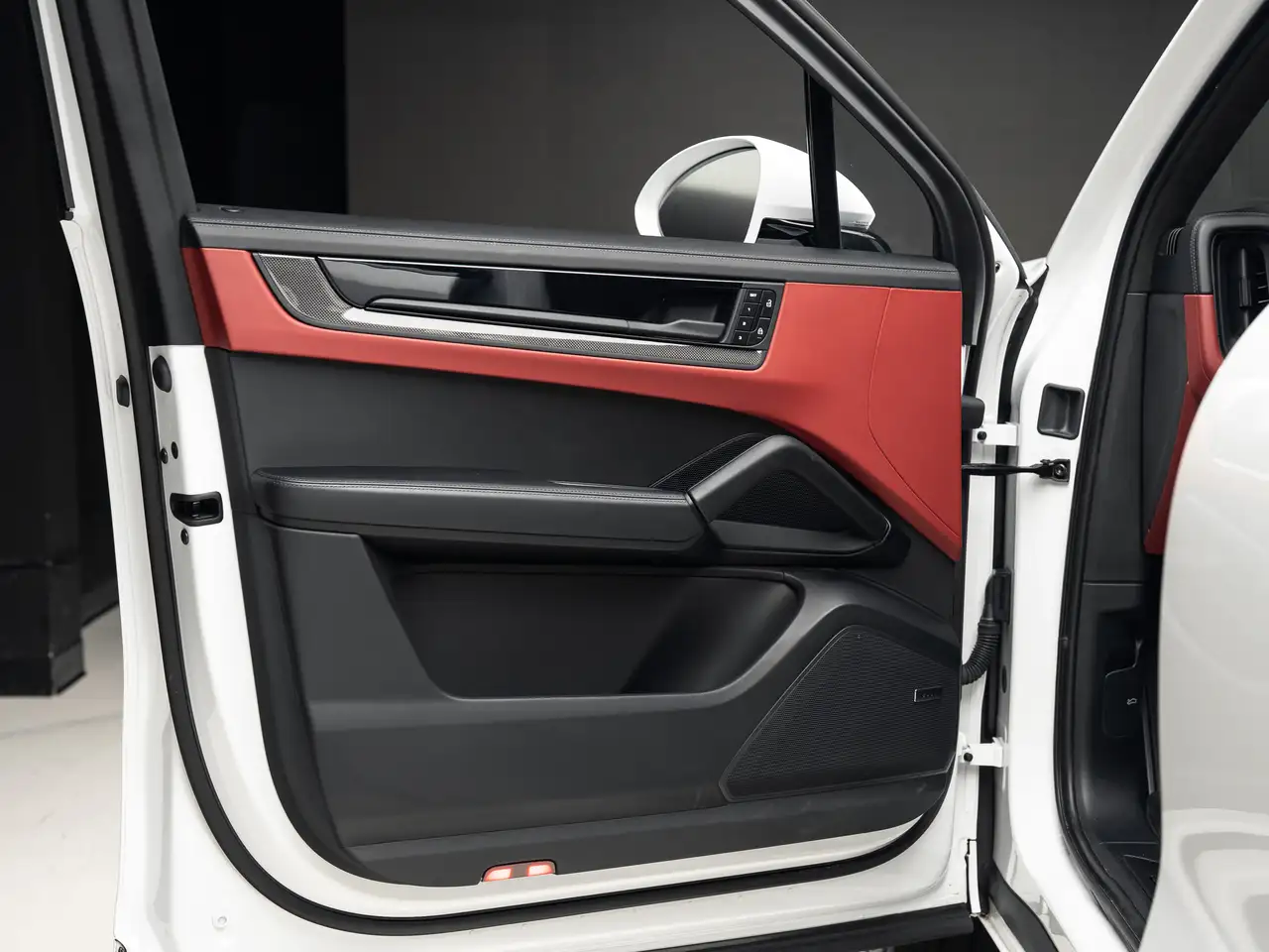 Porsche Cayenne - Image 20