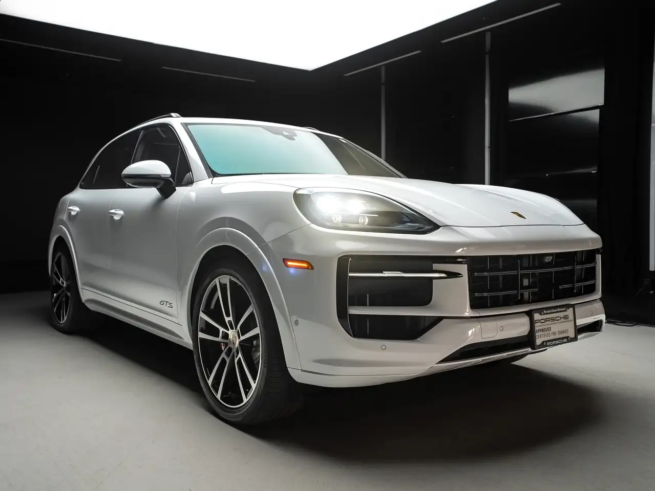 Porsche Cayenne - Image 2