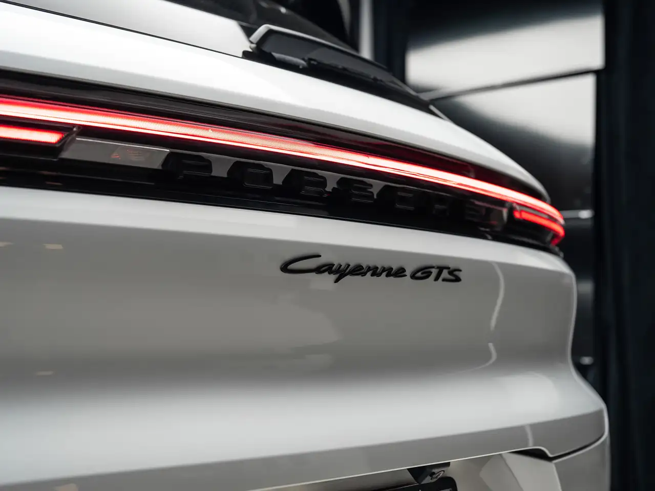 Porsche Cayenne - Image 27