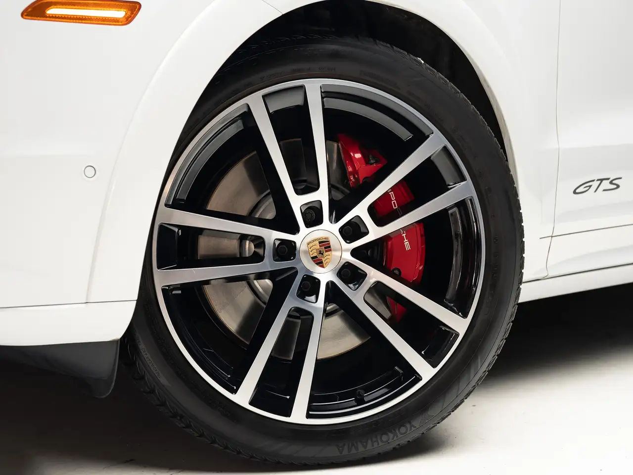 Porsche Cayenne - Image 26