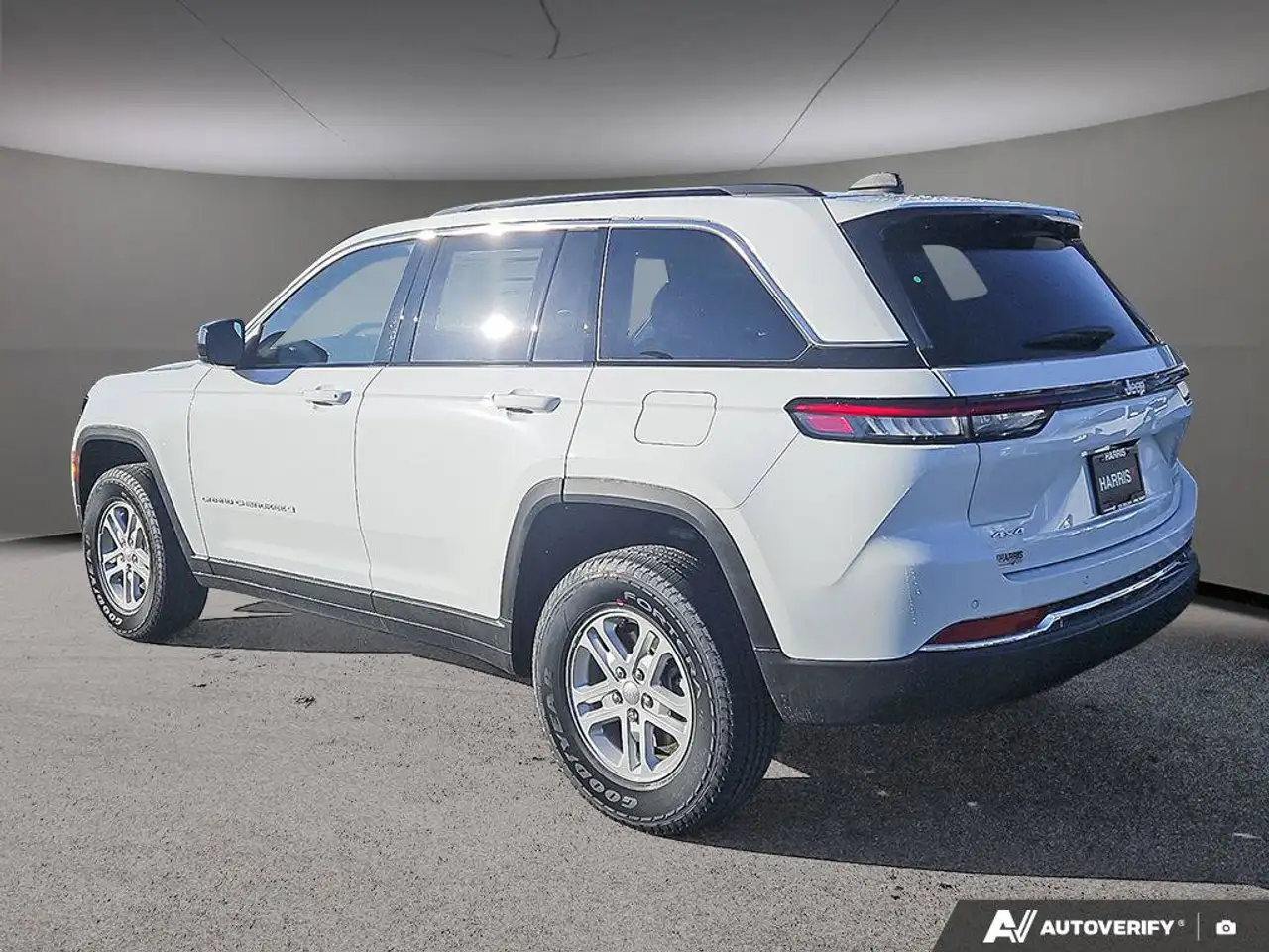 Jeep Grand Cherokee - Image 4