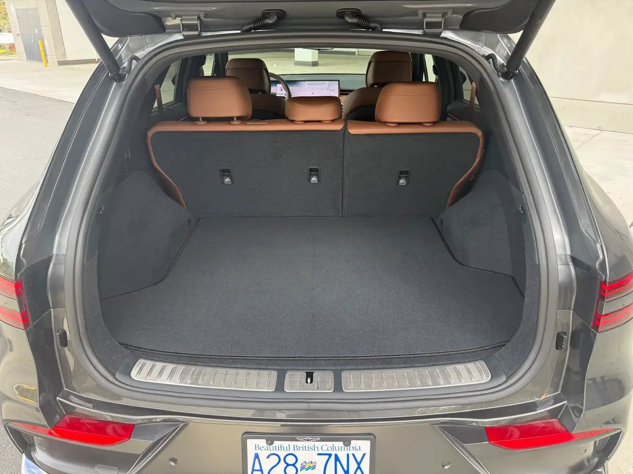 Genesis GV70 - Image 13