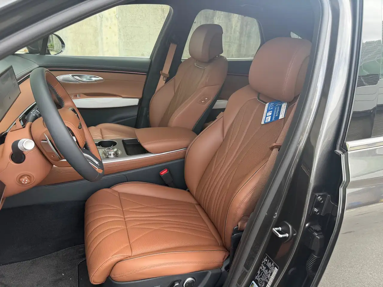 Genesis GV70 - Image 10