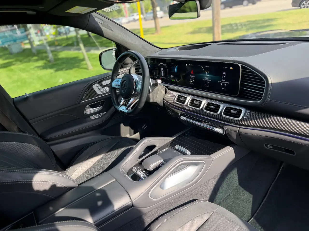 Mercedes-Benz GLS - Image 27