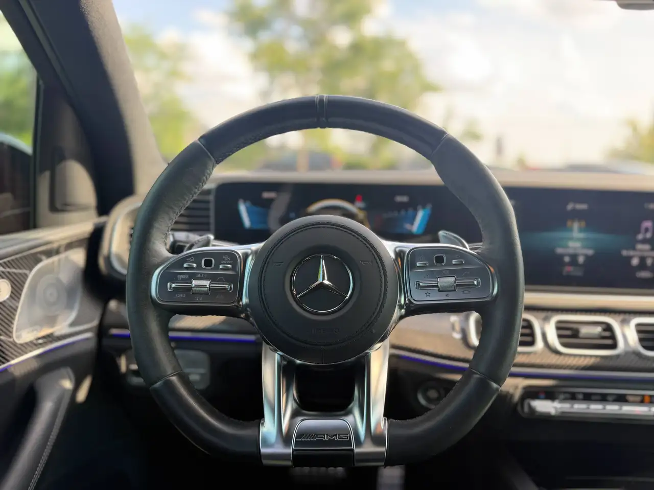Mercedes-Benz GLS - Image 22