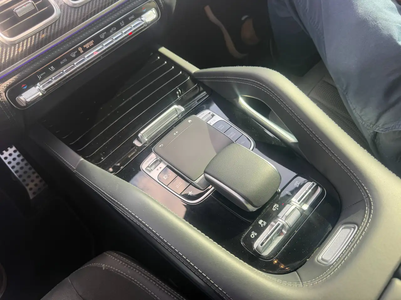 Mercedes-Benz GLS - Image 26