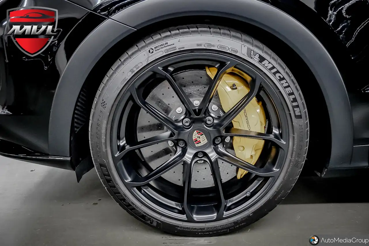 Porsche Cayenne - Image 19