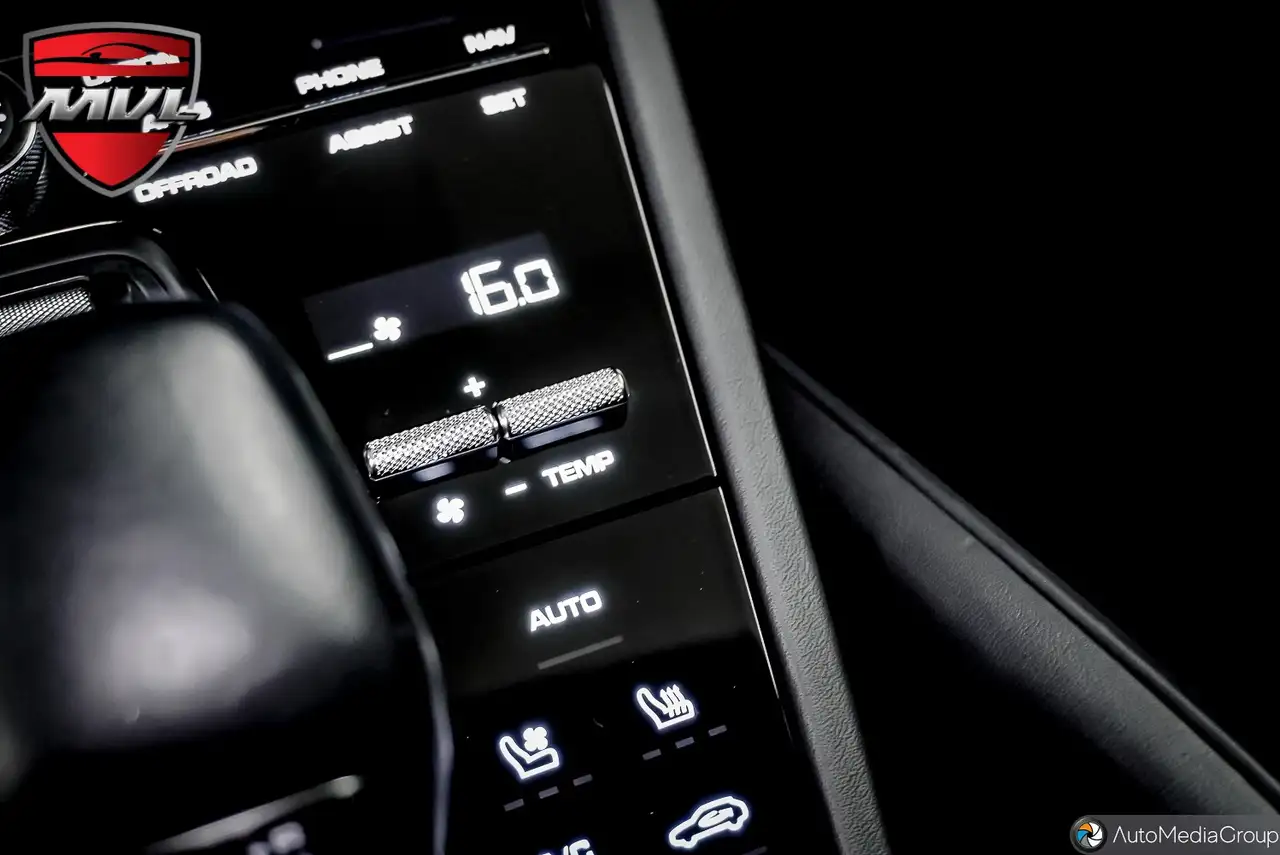 Porsche Cayenne - Image 41