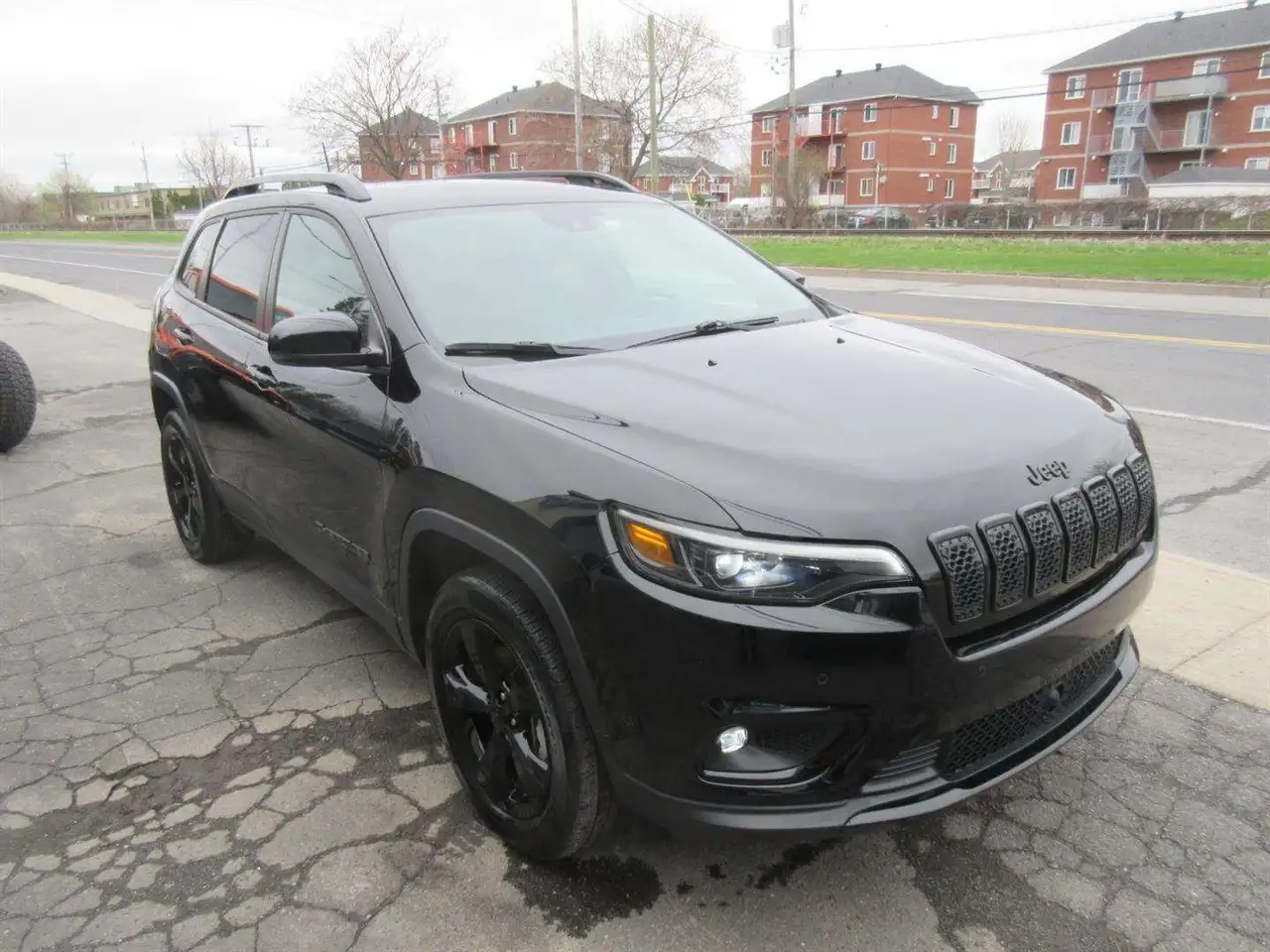 Jeep Cherokee - Image 14