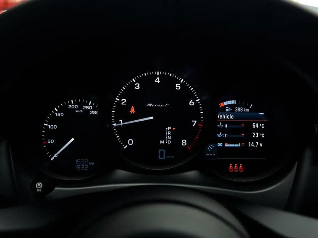 Porsche Macan - Image 31