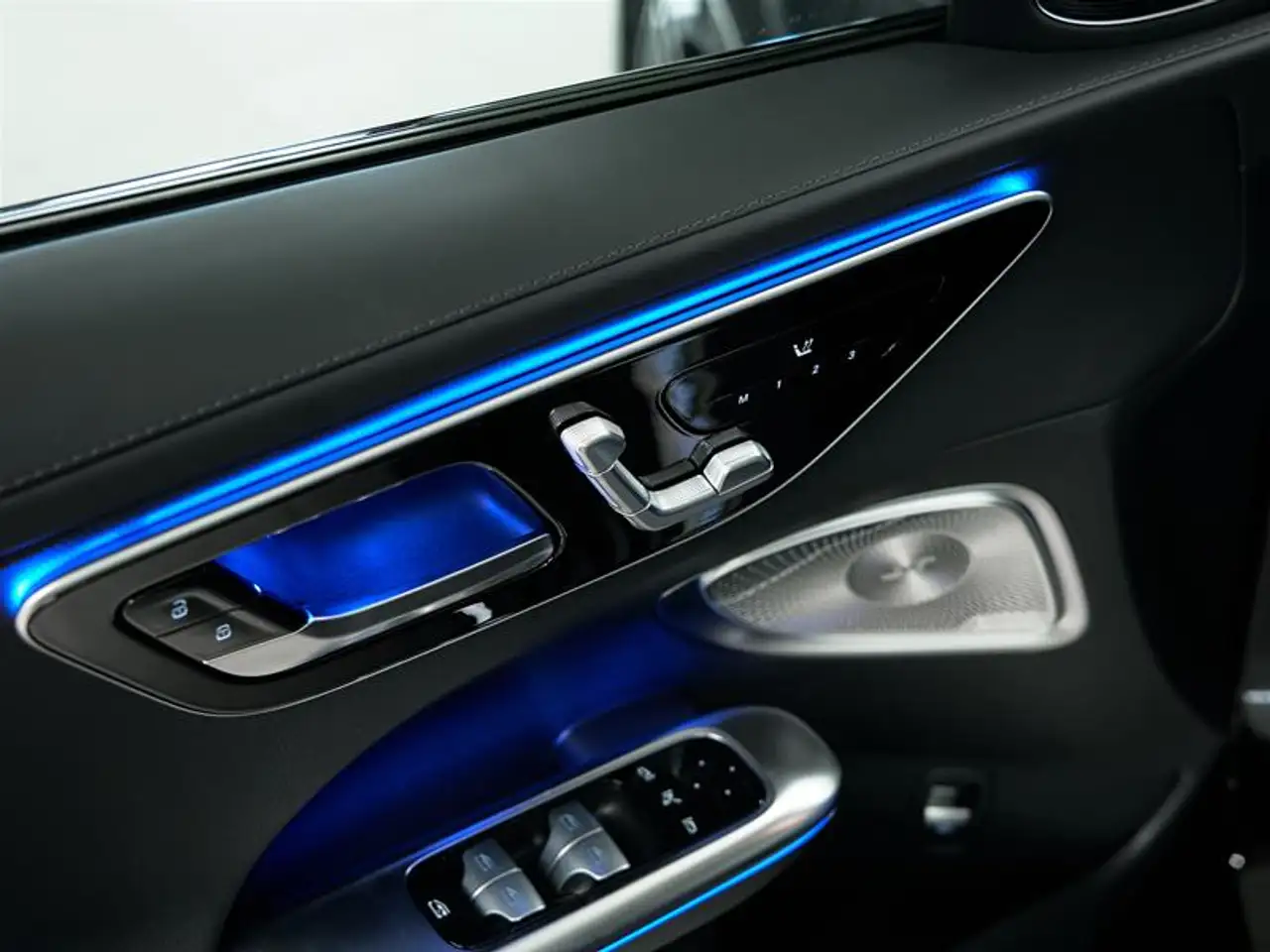 Mercedes-Benz C-Class - Image 31