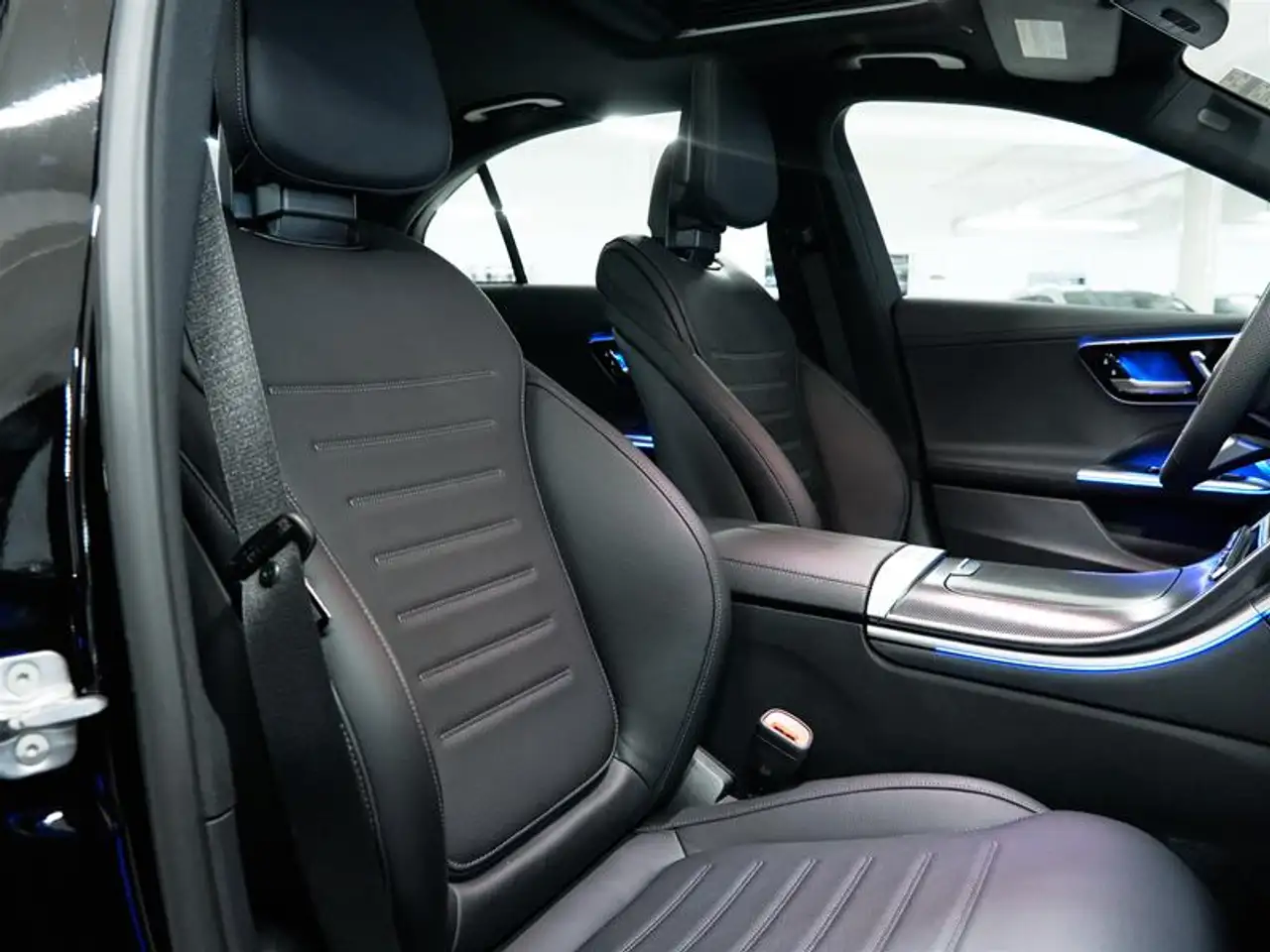 Mercedes-Benz C-Class - Image 23