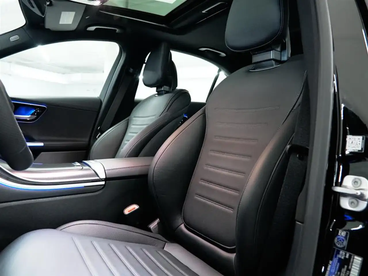 Mercedes-Benz C-Class - Image 20