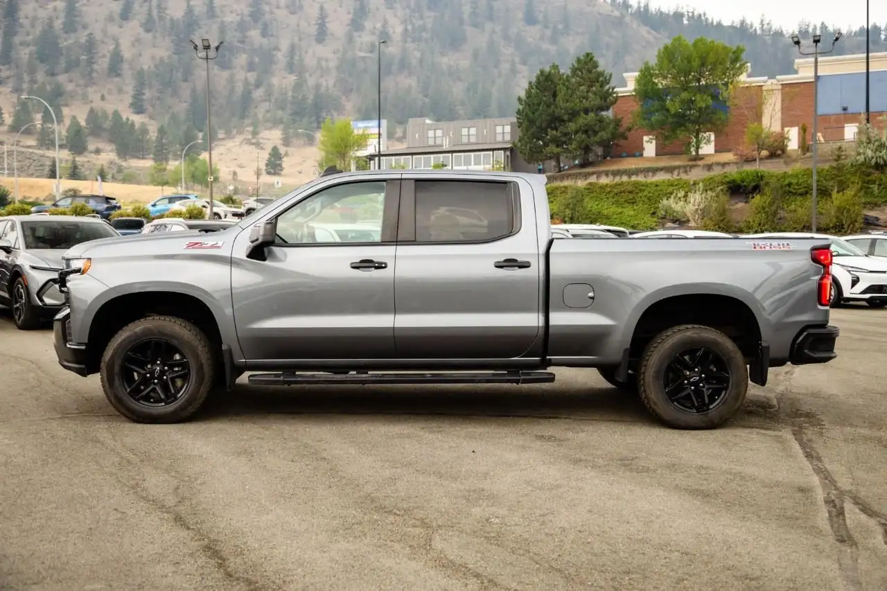 Chevrolet Silverado 1500 - Image 6