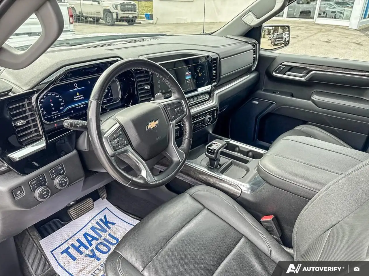 Chevrolet Silverado 1500 - Image 12