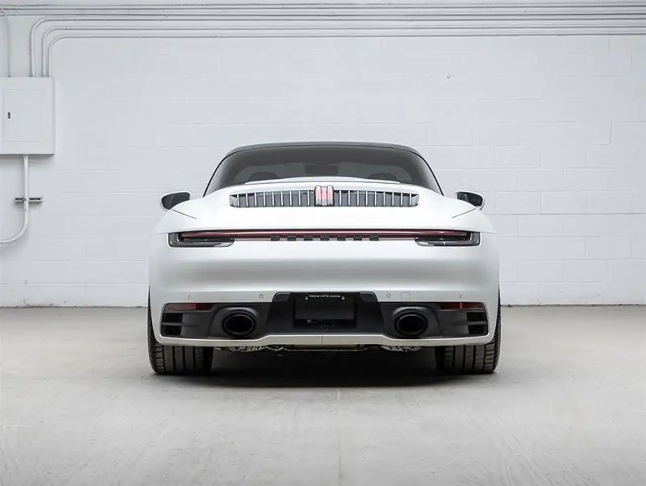 Porsche 911 - Image 8