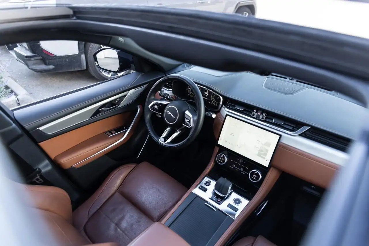 Jaguar F-Pace - Image 31