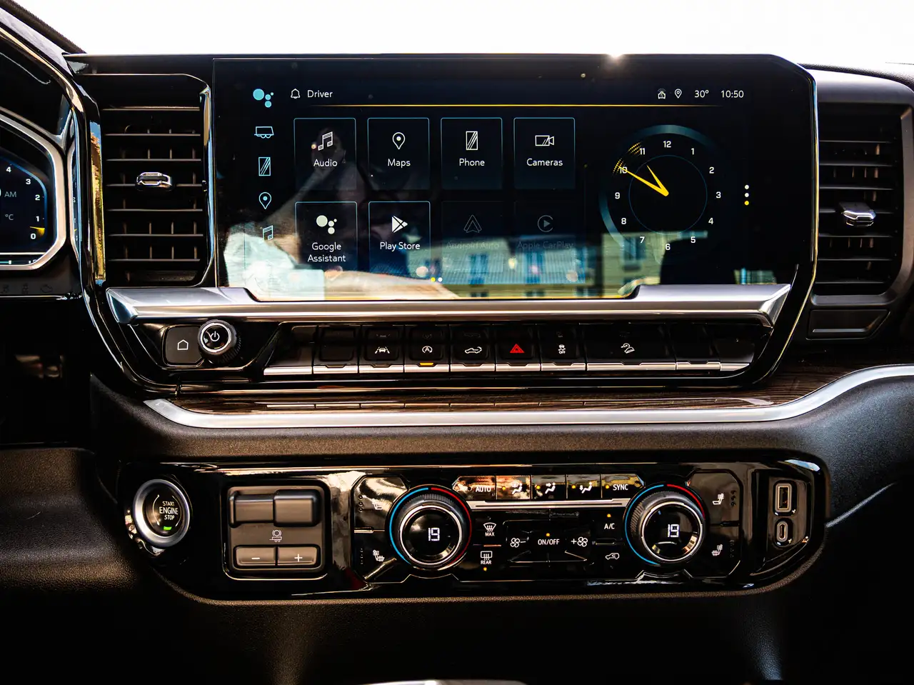 Chevrolet Silverado 1500 - Image 25