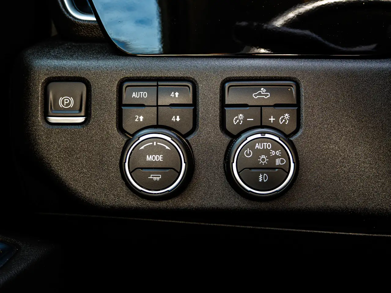 Chevrolet Silverado 1500 - Image 19
