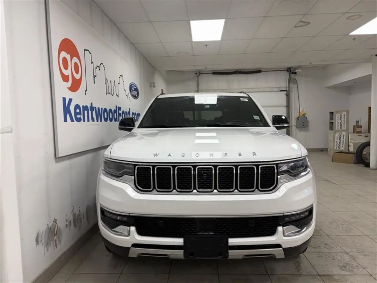 Jeep Wagoneer - Image 2