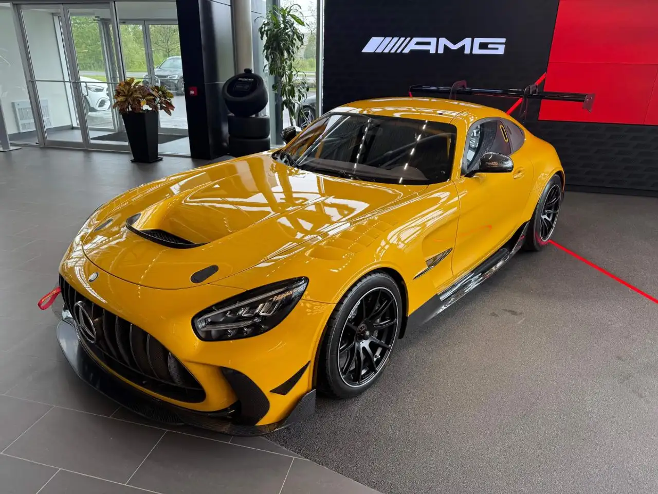Mercedes-Benz AMG GT - Image 3
