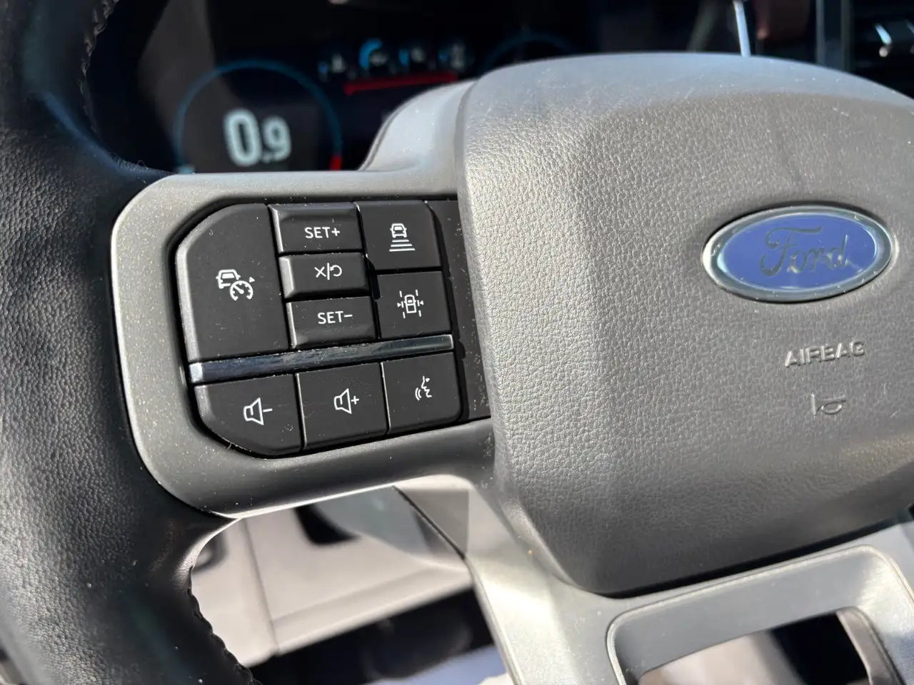 Ford F-150 - Image 25