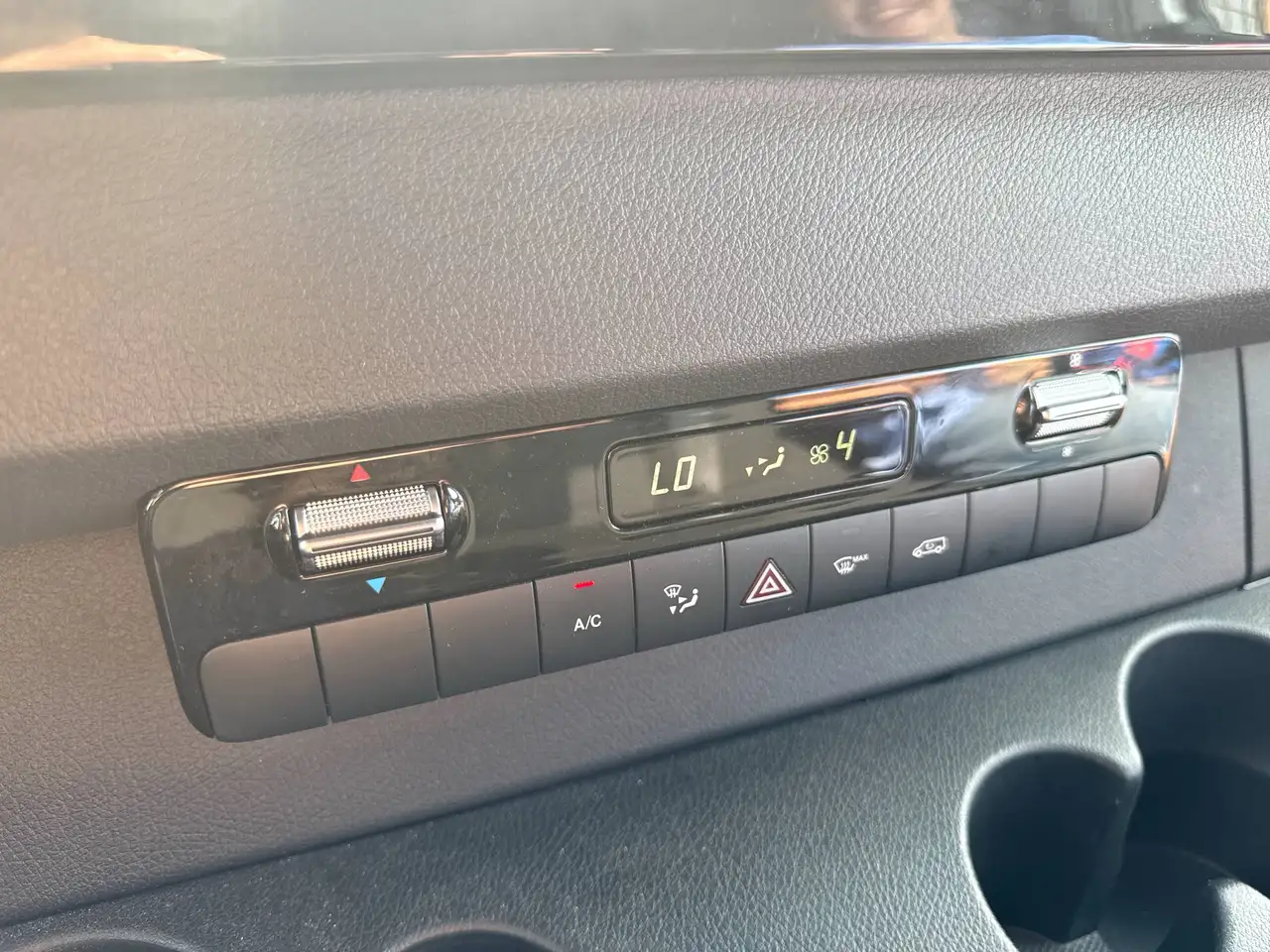 Mercedes-Benz Sprinter - Image 13