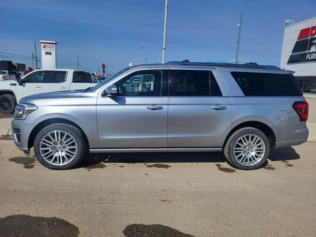 Ford Expedition - Image 3
