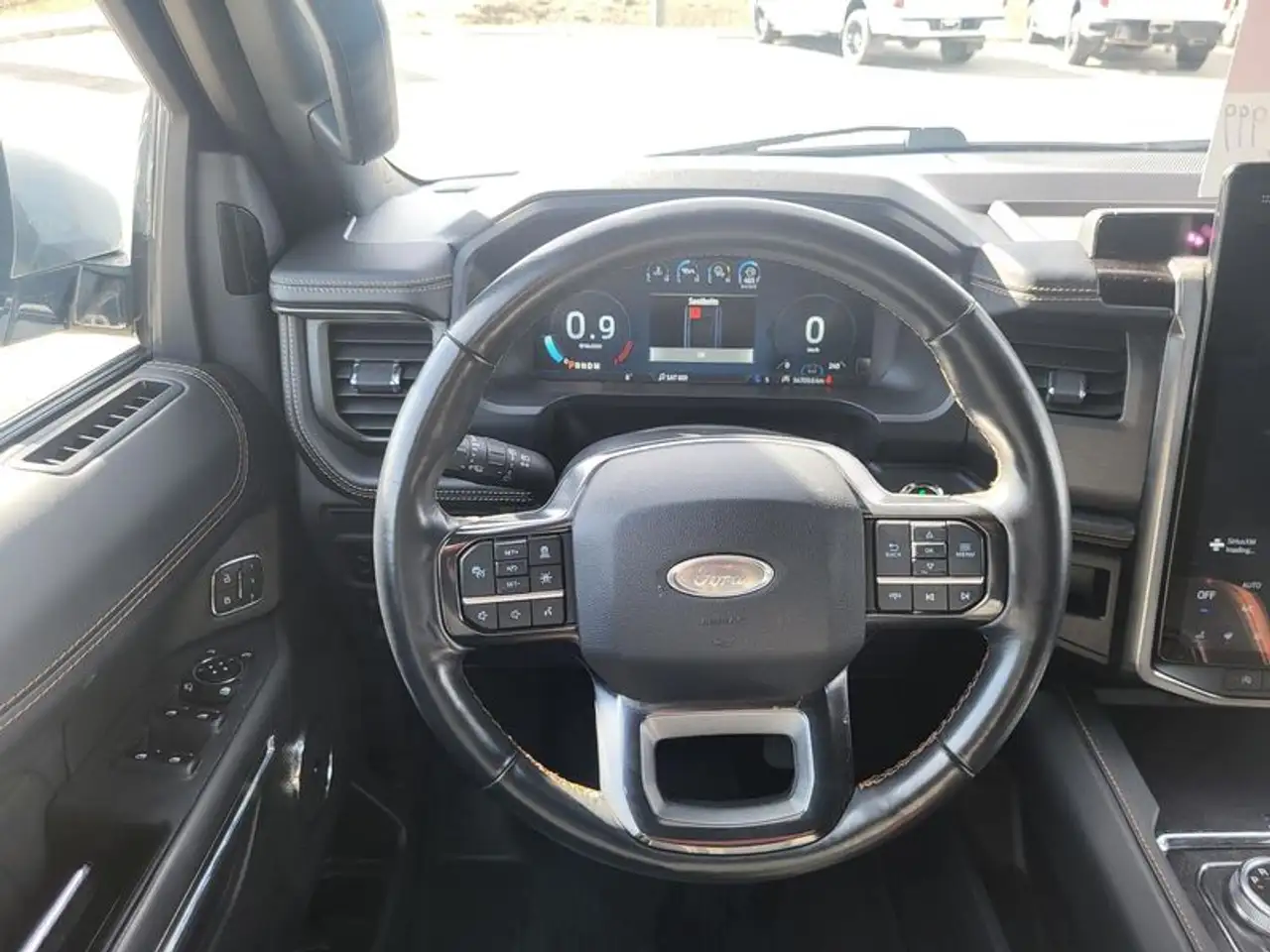 Ford Expedition - Image 5
