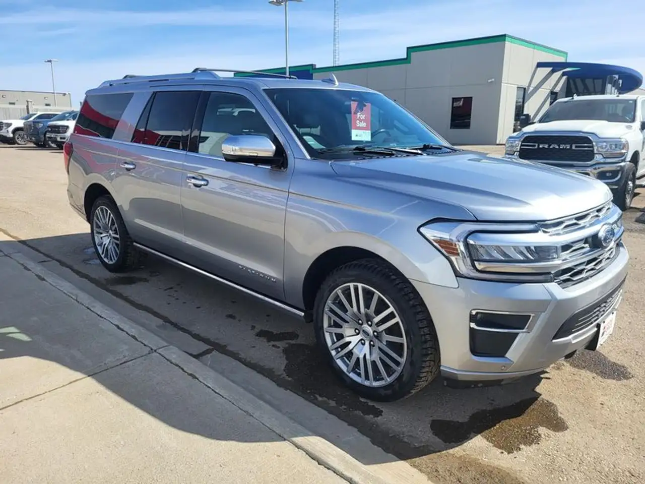 Ford Expedition - Image 21