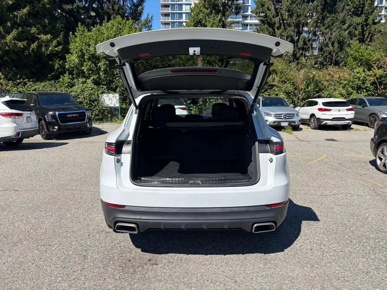 Porsche Cayenne - Image 8