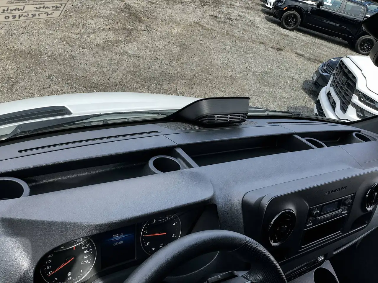 Mercedes-Benz Sprinter - Image 10