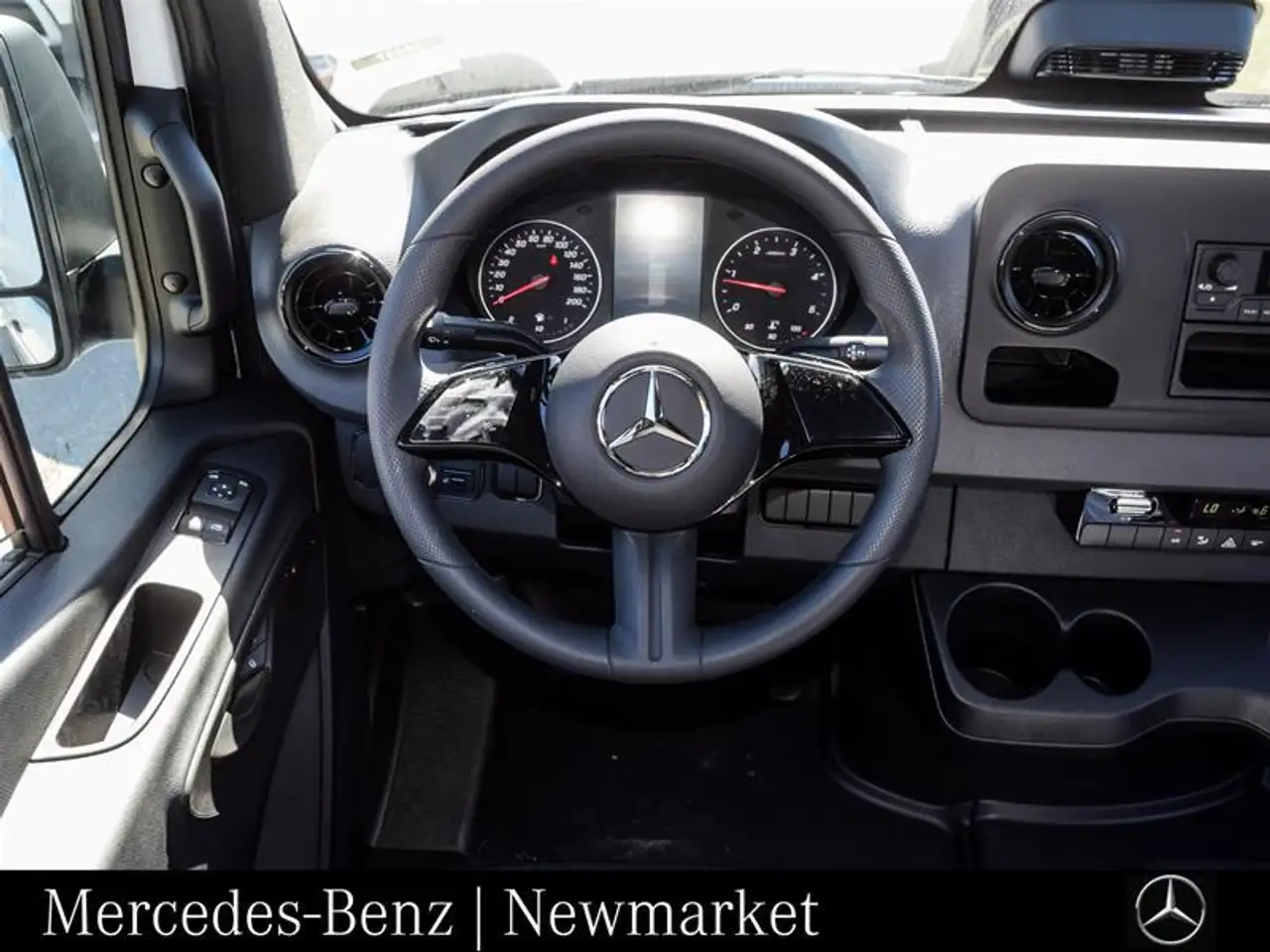 Mercedes-Benz Sprinter - Image 21