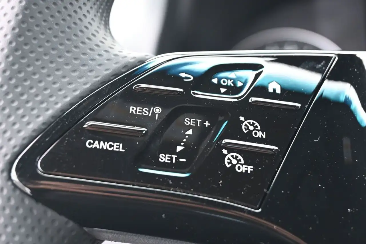 Mercedes-Benz Sprinter - Image 19