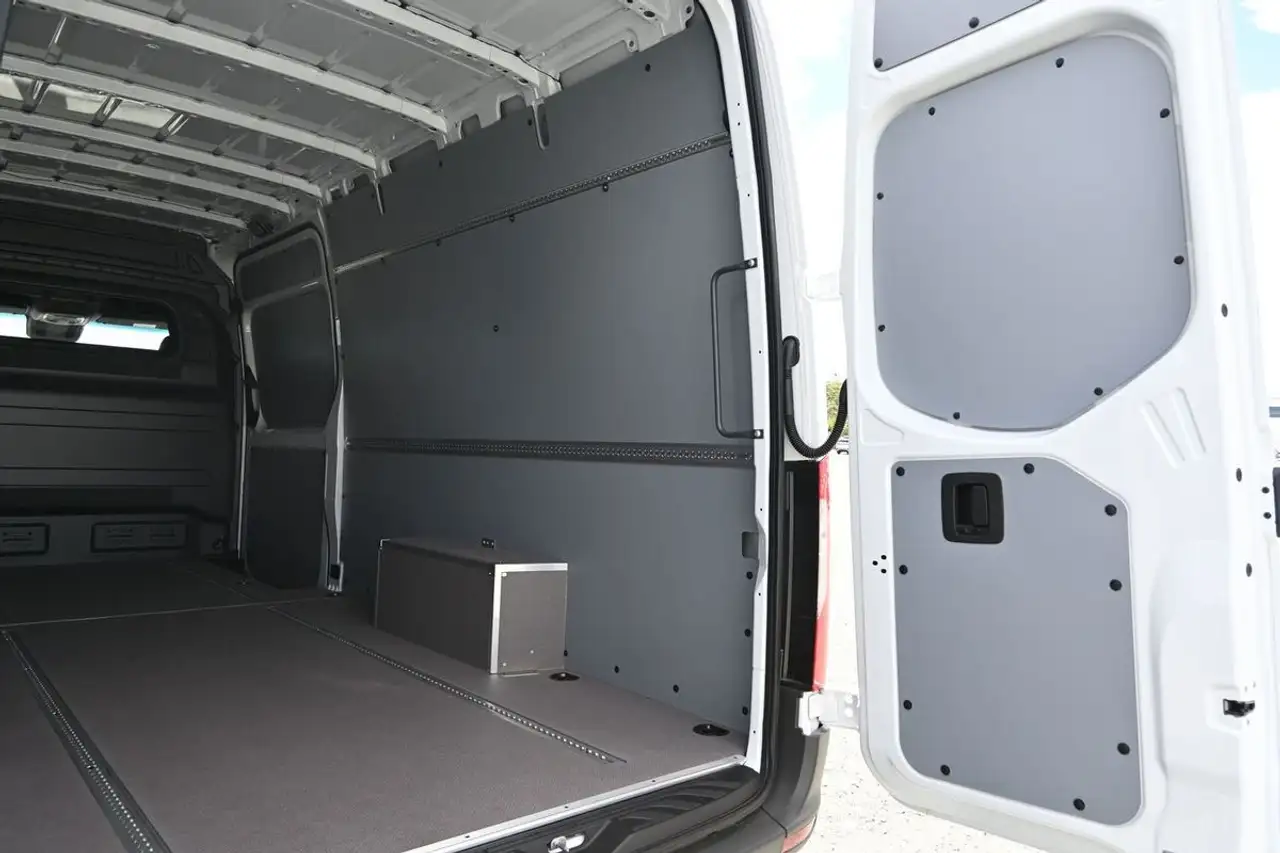 Mercedes-Benz Sprinter - Image 28