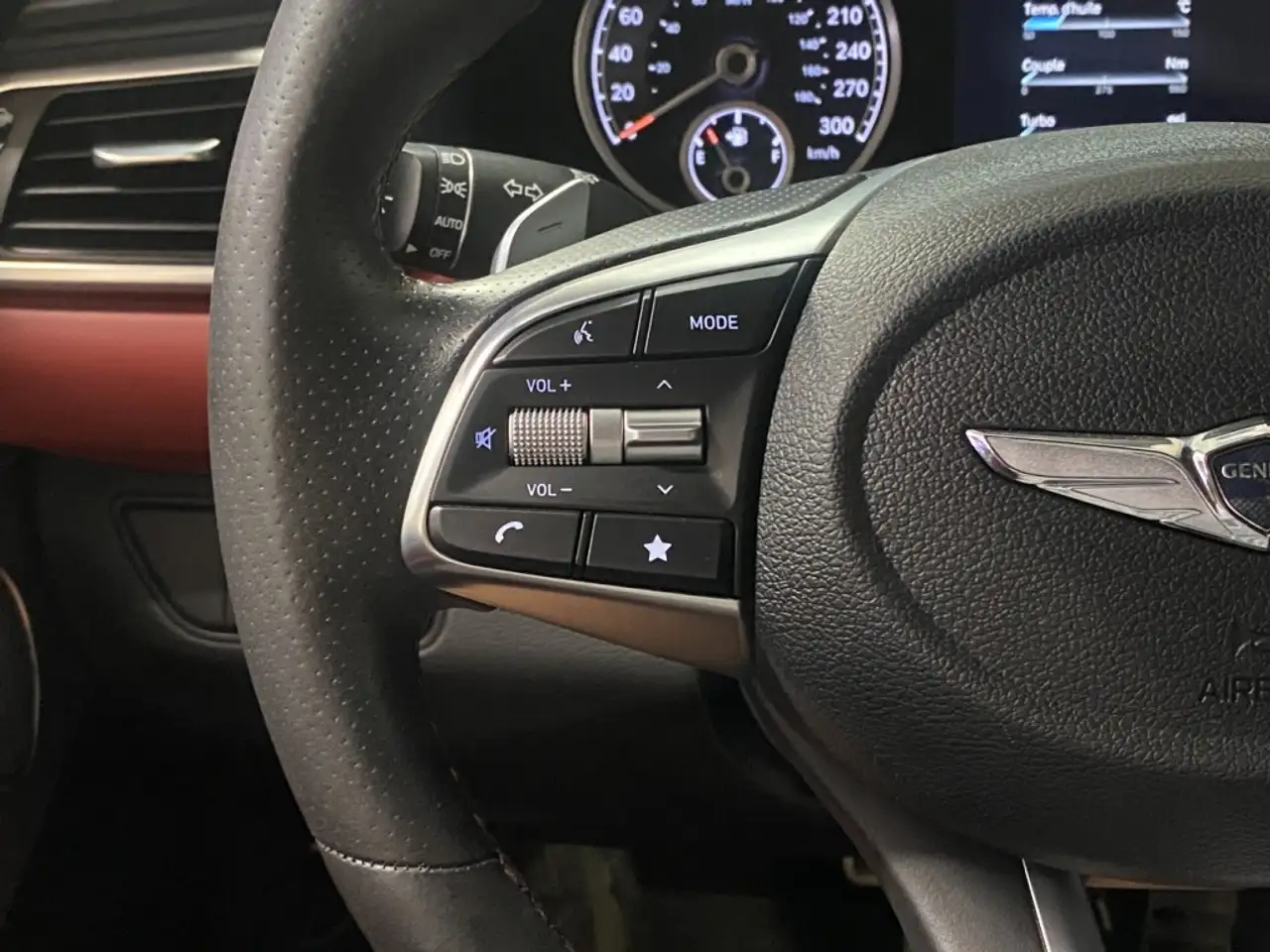 Genesis G70 - Image 21