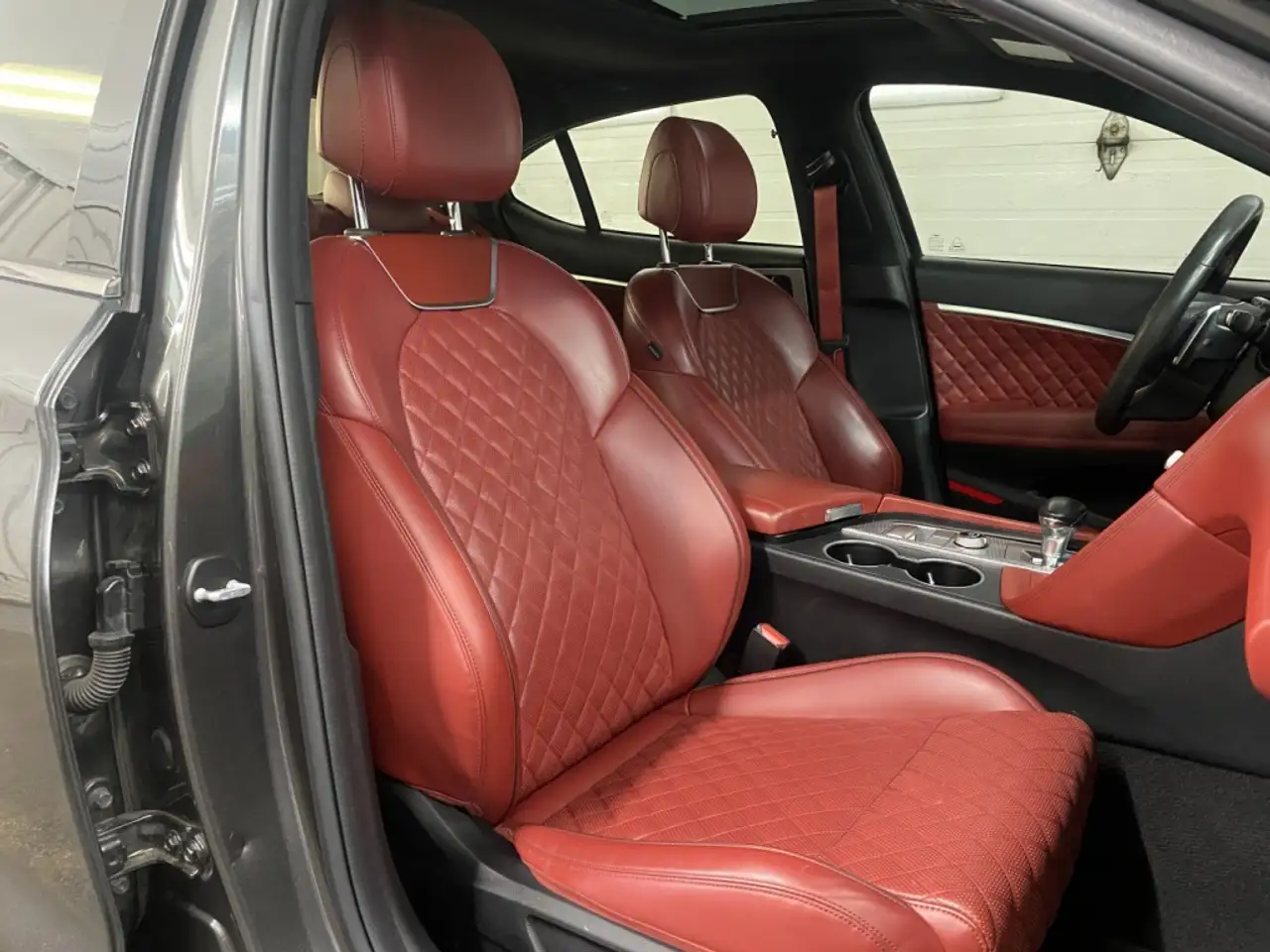 Genesis G70 - Image 18
