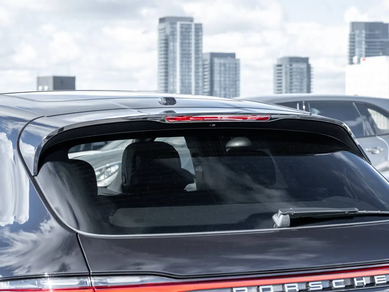 Porsche Macan - Image 12