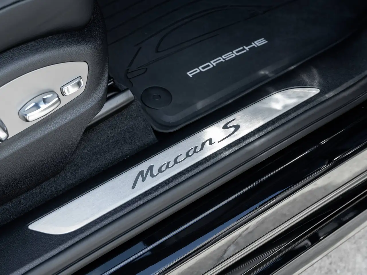 Porsche Macan - Image 32