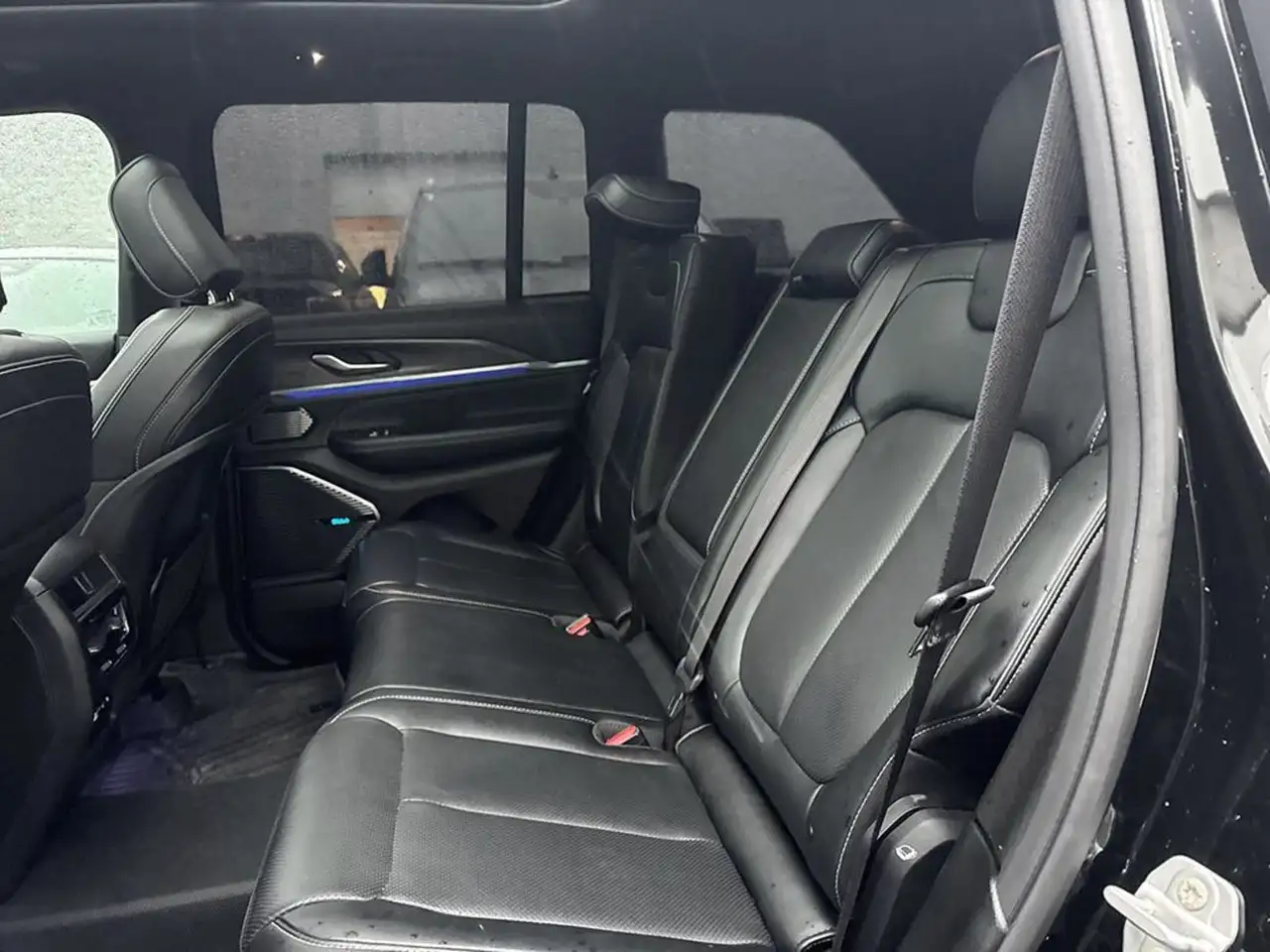 Jeep Grand Cherokee - Image 20