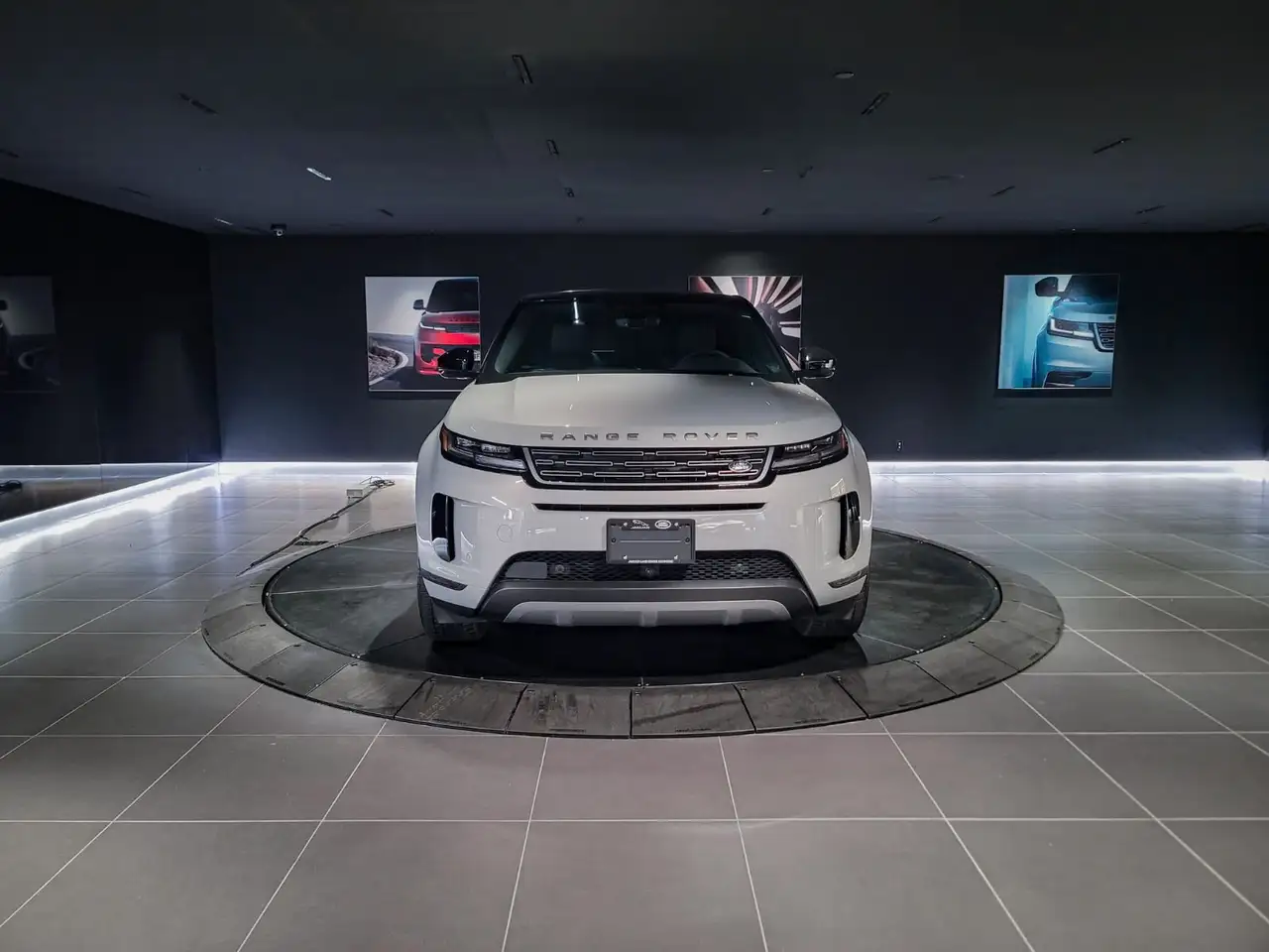 Land Rover Range Rover Evoque - Image 2