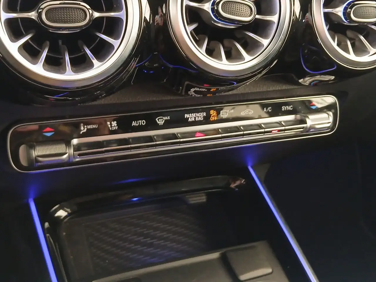 Mercedes-Benz GLB - Image 21