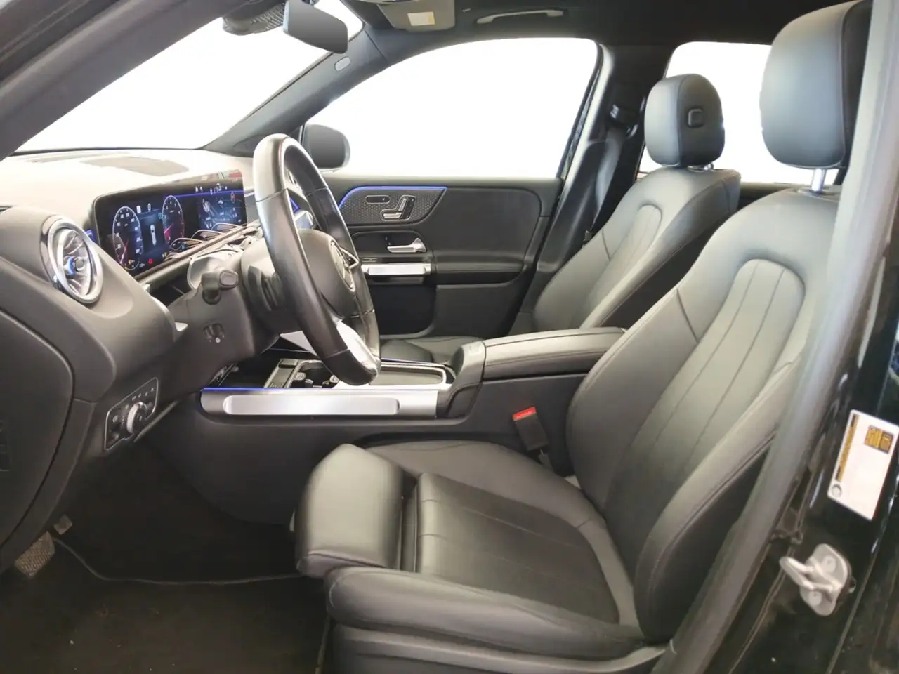 Mercedes-Benz GLB - Image 25