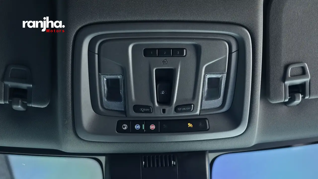 Chevrolet Silverado 1500 - Image 30