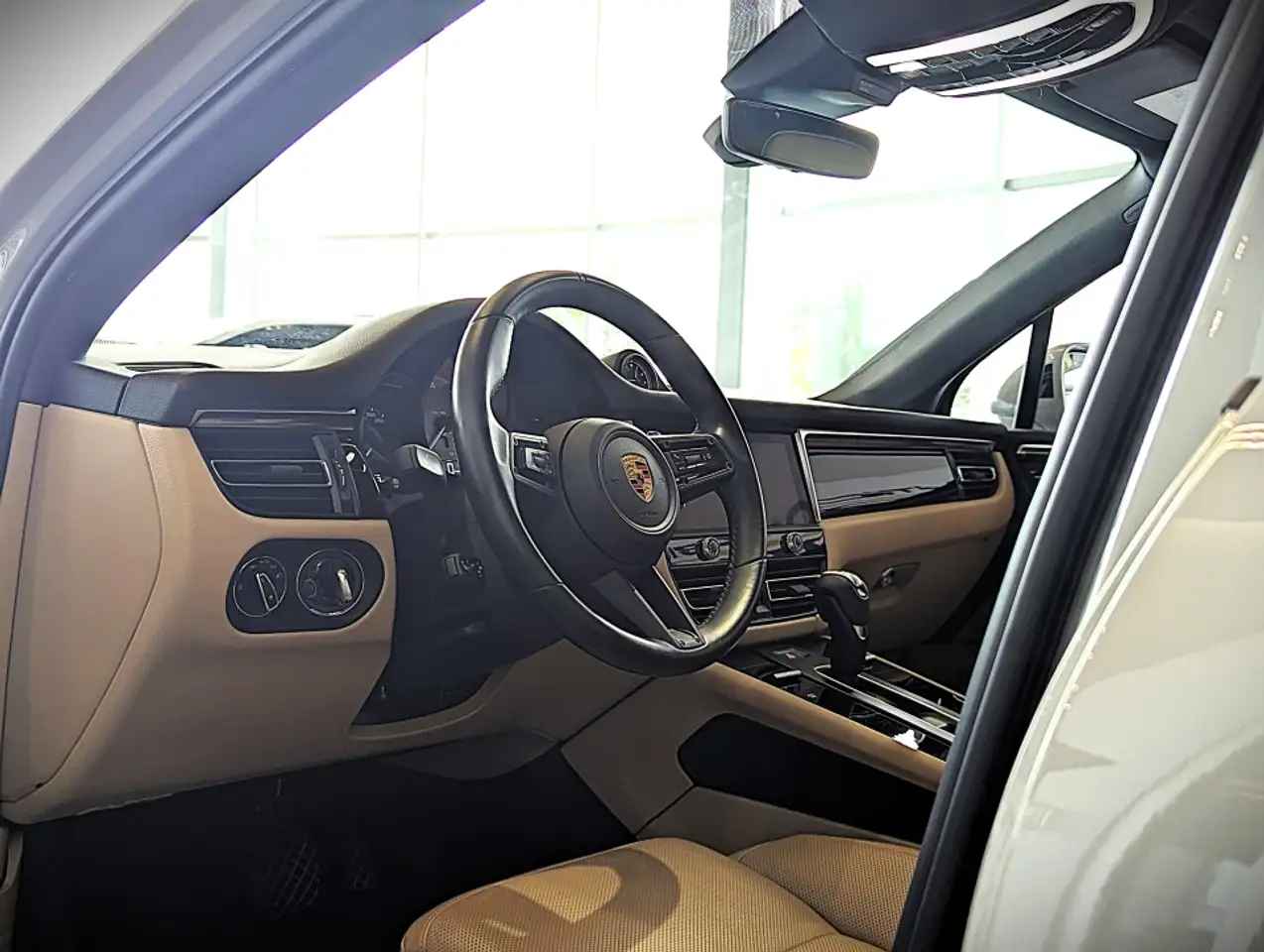 Porsche Macan - Image 14