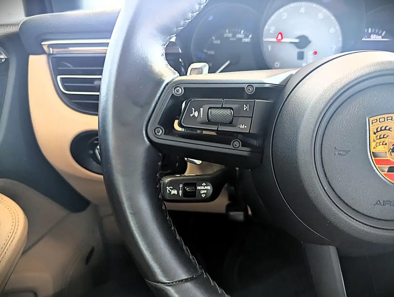 Porsche Macan - Image 22