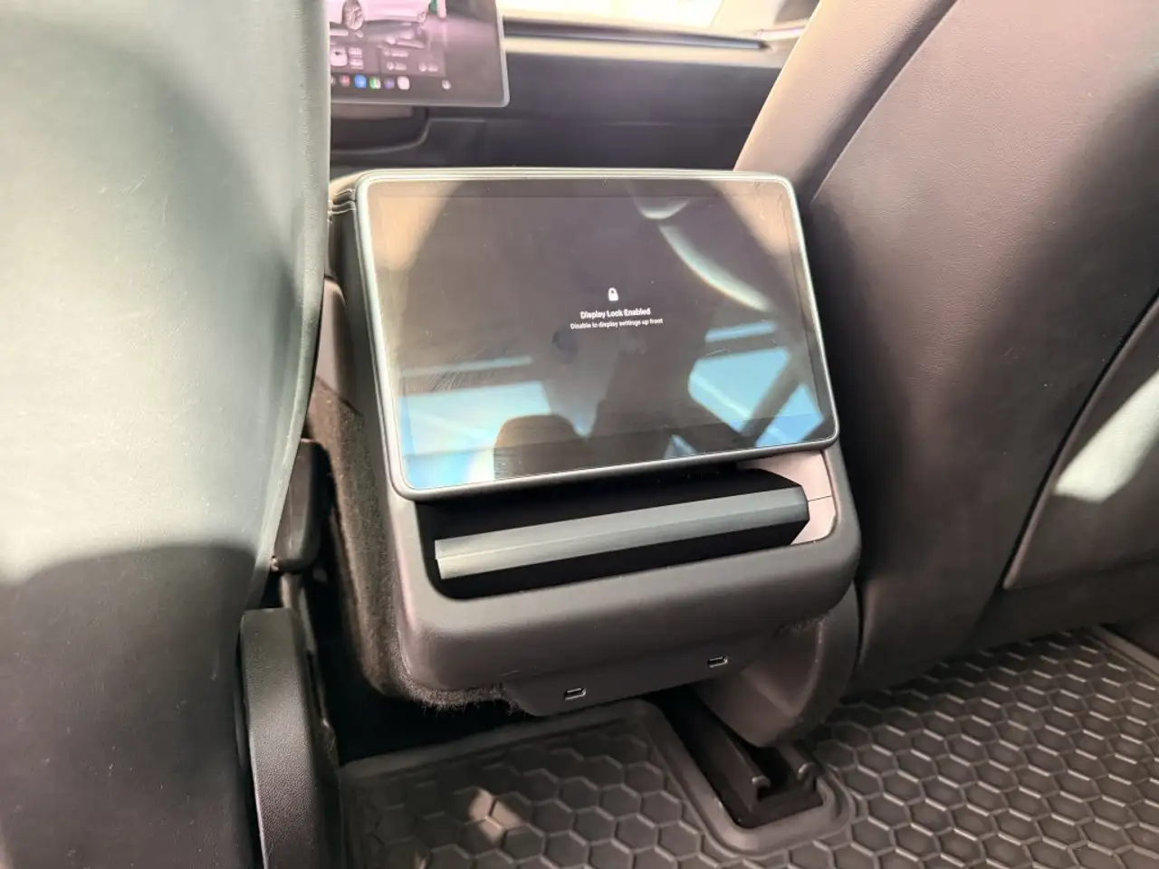 Tesla Model 3 - Image 17
