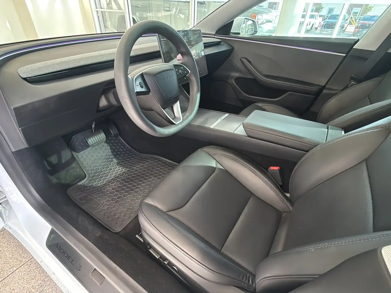 Tesla Model 3 - Image 11
