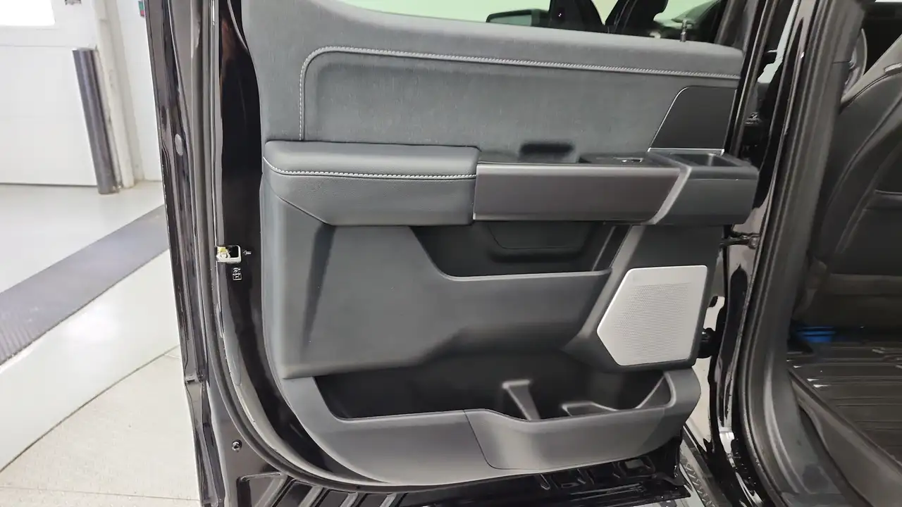 Ford F-150 - Image 30