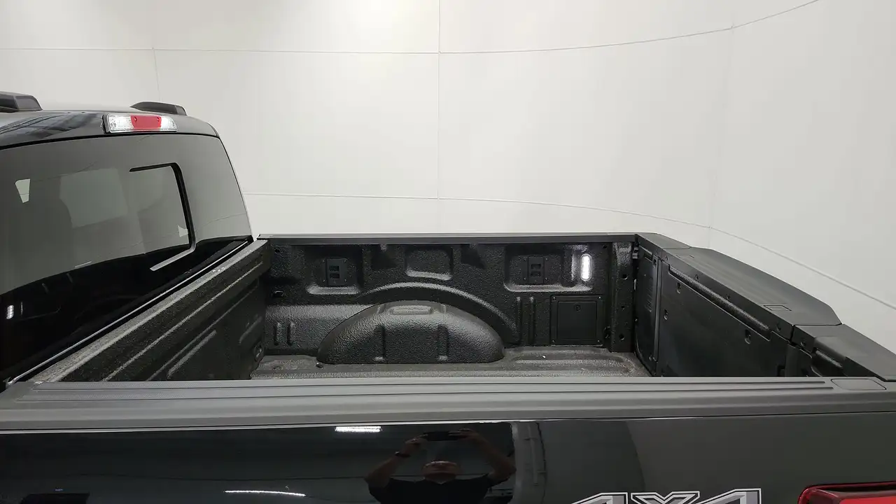Ford F-150 - Image 11